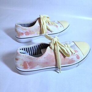 NWOT Joanne Stores Handpainted Shoes Size 6